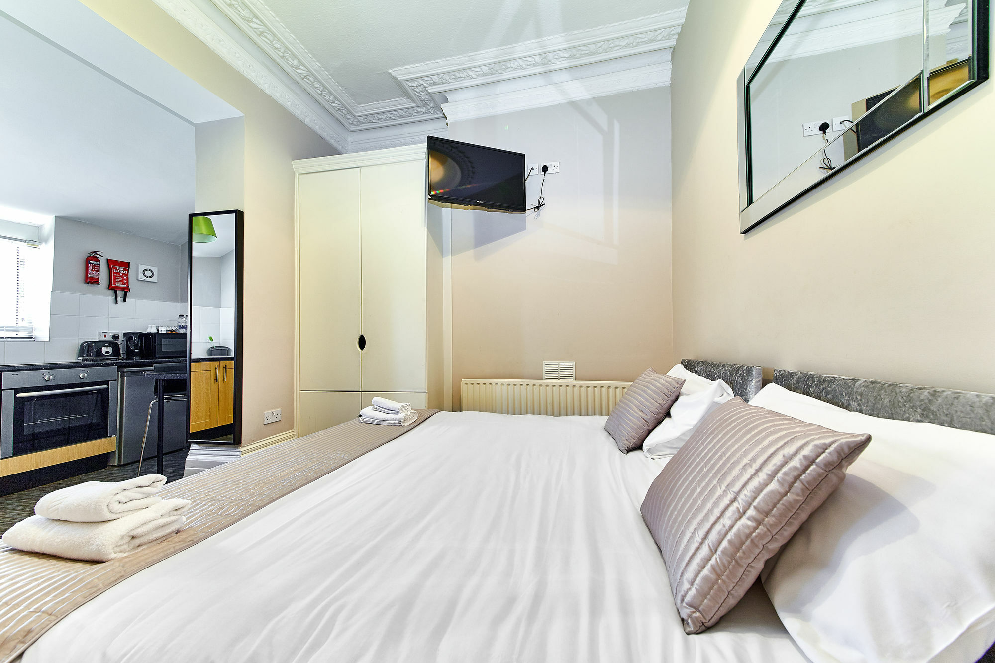United Lodge Hotel And Apartments Londra Exterior foto